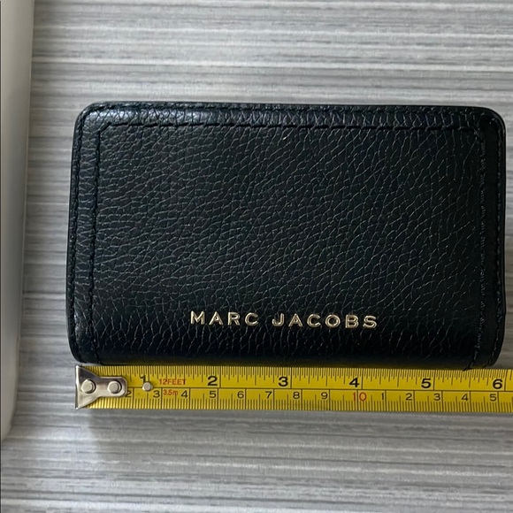 Marc Jacobs Topstitched Compact Zip Wallet - Picture 12 of 12